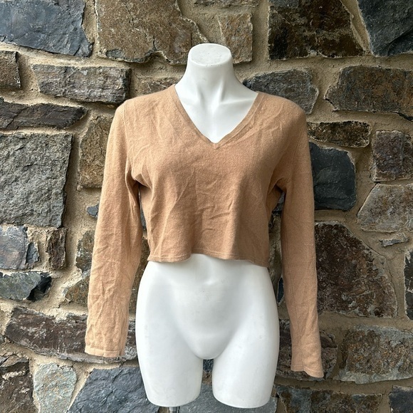 Reformation Tops - Reformation Knit Long Sleeve V-Neck Cropped Top in Tan One Size
